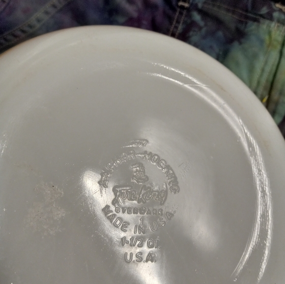 Fire King Peach Lustre Chili Bowls & 1 1/2 Qt. Dish - Picture 10 of 13